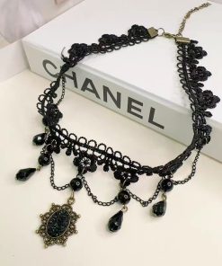 Dark Retro Halloween Choker Necklace with Black Pendant, Lace Trim, and Tassels for Women - Gothic Y2K Style Accessory
