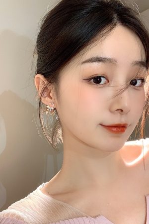 Delicate Spring Cat's Eye Bowknot Stud Earrings for Women, Elegant Korean Style, Simple Versatile Fashion Ear Accessories