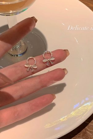 Delicate Spring Cat's Eye Bowknot Stud Earrings for Women, Elegant Korean Style, Simple Versatile Fashion Ear Accessories
