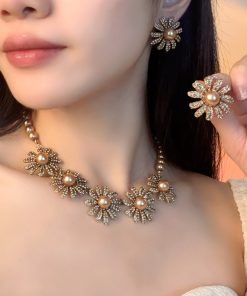 Diamond-Inlaid Daisy Pearl Stud Earrings and Necklace Set - Women's Light Luxury Niche Collarbone Chain Accessories