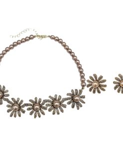 Diamond-Inlaid Daisy Pearl Stud Earrings and Necklace Set - Women's Light Luxury Niche Collarbone Chain Accessories