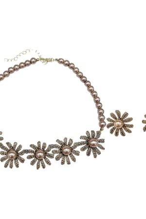 Diamond-Inlaid Daisy Pearl Stud Earrings and Necklace Set - Women's Light Luxury Niche Collarbone Chain Accessories
