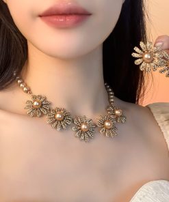 Diamond-Inlaid Daisy Pearl Stud Earrings and Necklace Set - Women's Light Luxury Niche Collarbone Chain Accessories