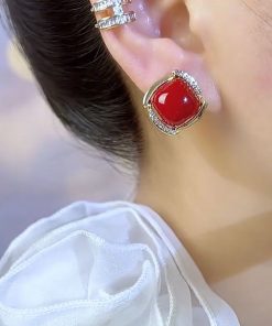 Diamond-Shaped Micro-Inlaid Zircon Stone Ear Clips for Women, Heart Design Red Ear Studs, Fashionable Light Luxury Earrings