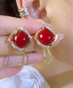 Diamond-Shaped Micro-Inlaid Zircon Stone Ear Clips for Women, Heart Design Red Ear Studs, Fashionable Light Luxury Earrings