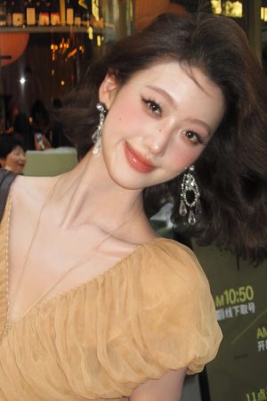 Diamond-Studded Water Drop Tassel Earrings - Elegant High-End Fashion Accessories for Socialite Style
