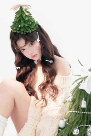 DIY Twisted Stick Christmas Tree Headband - Festive Holiday Hair Accessory for Women, Perfect for Christmas Decoration and Gifts