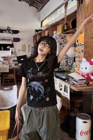Dolphin Print Short Sleeve T-Shirt for Women, Slim Fit, Vintage Summer Style, 90s American Trendy Fashion