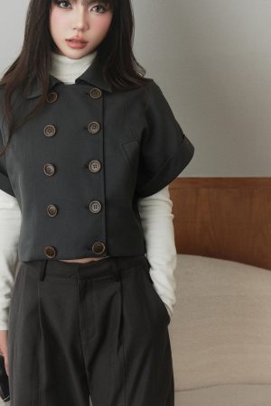 Double-Breasted Trench Vest with 3D Cutting Design - Loose Slimming Short-Sleeve Jacket for Chic Layering