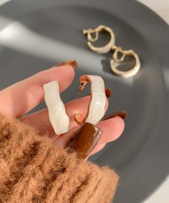 Double C Round Face Slimming Earrings - 2025 Trendy Light Luxury High-End Studs for Chic Style