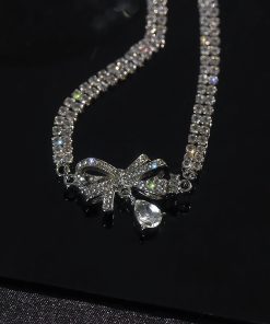 Double-Layer Bow Heart Pendant Claw Chain Necklace - Elegant Short Fashion Collarbone Chain for Chic Style