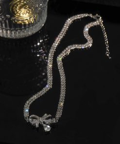 Double-Layer Bow Heart Pendant Claw Chain Necklace - Elegant Short Fashion Collarbone Chain for Chic Style