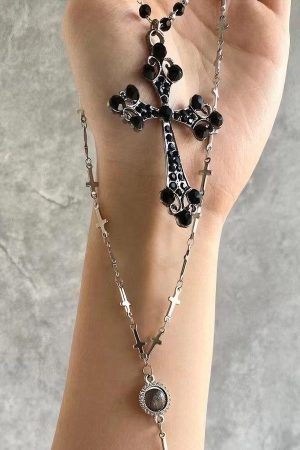 Double-Layer Gothic Punk Cross Necklace for Girls - Cool Spicy Niche Design Multi-Layer Clavicle Chain in Dark Style