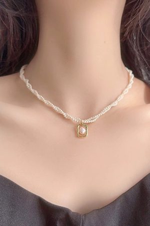 Double-Layer Pearl Necklace for Women, Light Luxury Clavicle Chain, Elegant Stacked Accessory, Niche High-End Design