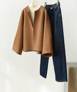 Double-Sided Cashmere Wool Short Coat, No-Button Design, Chic Short Silhouette, High-Quality Outerwear