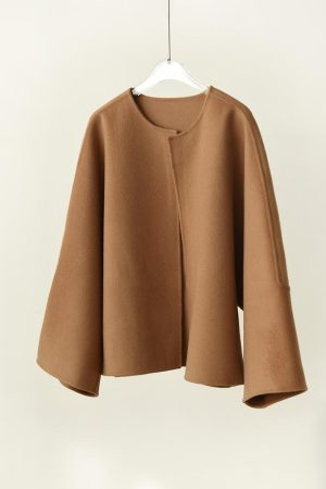 Double-Sided Cashmere Wool Short Coat, No-Button Design, Chic Short Silhouette, High-Quality Outerwear