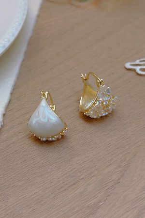 Double-Sided Floral Ear Clips - Elegant Light Luxury Hoop Earrings for Women, Versatile Niche Design for a Fairy-Tale Look