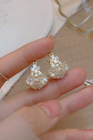 Double-Sided Floral Ear Clips - Elegant Light Luxury Hoop Earrings for Women, Versatile Niche Design for a Fairy-Tale Look