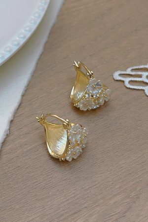 Double-Sided Floral Ear Clips - Elegant Light Luxury Hoop Earrings for Women, Versatile Niche Design for a Fairy-Tale Look