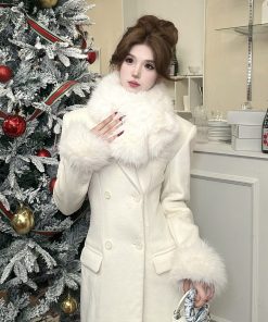 Double-Sided Plush Long Winter Coat for Young Ladies - Black and White Hourglass Waist, High-End Quality, Chic Style