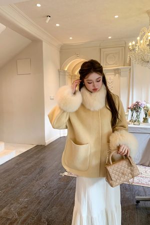Double-Sided Wool Coat with Fox Fur Cuffs and Collar for Women, Autumn Winter Fashion, Elegant Short Jacket
