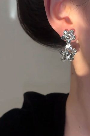Double Silver Five-Pointed Star Metal Flower Earrings for Slim Face â€“ High-End Women's Accessories, Trendy Fashion Jewelry