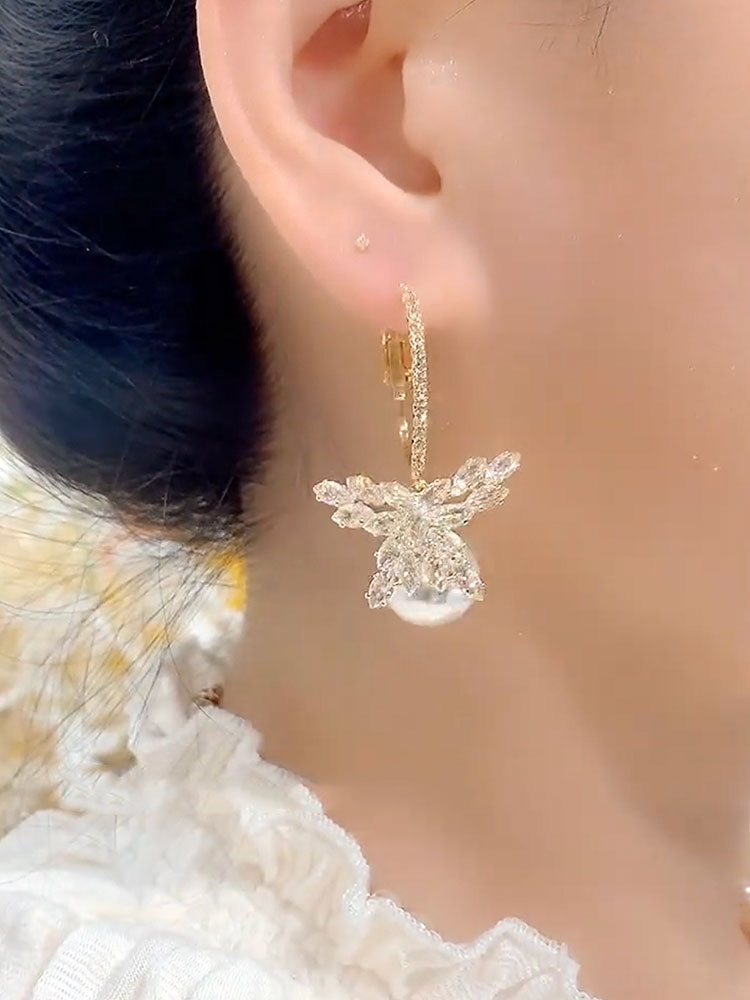 Double Winged Zircon Inlaid Earrings - Light Luxury High-End Fashion Ear Clips, Versatile Jewelry Accessories for Elegant Looks Double Winged Zircon Inlaid Earrings - Light Luxury High-End Fashion Ear Clips, Versatile Jewelry Accessories for Elegant Looks