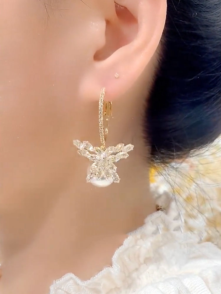 Double Winged Zircon Inlaid Earrings - Light Luxury High-End Fashion Ear Clips, Versatile Jewelry Accessories for Elegant Looks Double Winged Zircon Inlaid Earrings - Light Luxury High-End Fashion Ear Clips, Versatile Jewelry Accessories for Elegant Looks