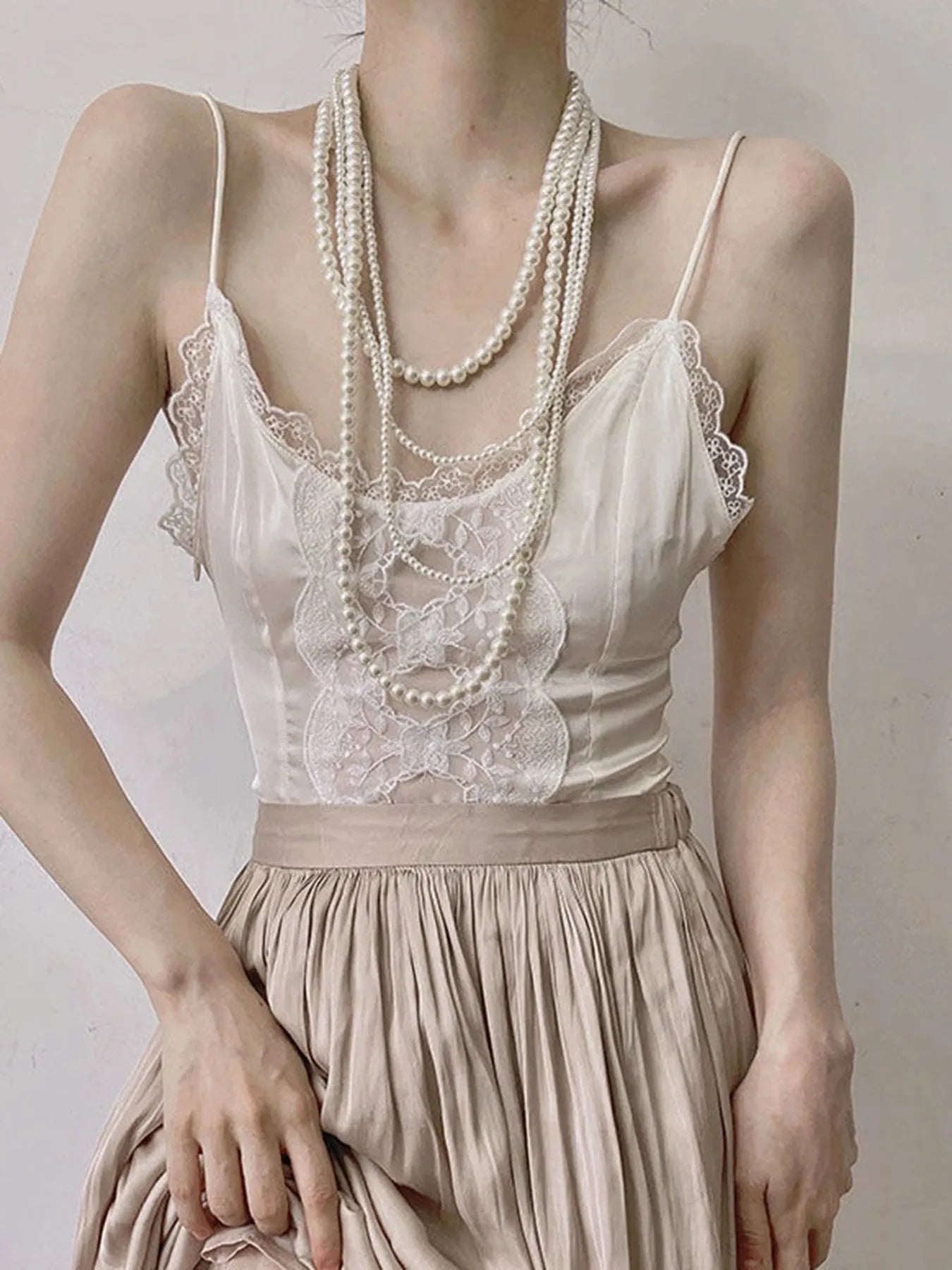 Down Town Fits, Fashion Girl Outfits - Vintage Ruffled Bodysuit Down Town Fits, Fashion Girl Outfits - Vintage Ruffled Bodysuit