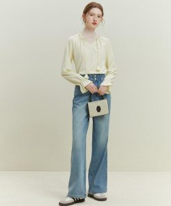 Downtown Comfy Outfits, Black Long Sleeves Outfit - Double Buttoned Light Washed Jeans