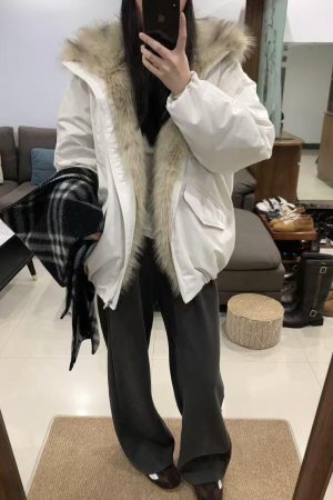 Eco-Friendly Faux Fur Collar Down Jacket for Women, Stand-Up Collar Zipper Coat, White Duck Down, Winter 2025 Fashion