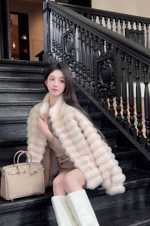 Eco-Friendly Winter Mink Fur Short Coat for Women, Suede Lining, Luxurious Warmth, Chic Style, Perfect for Cold Weather
