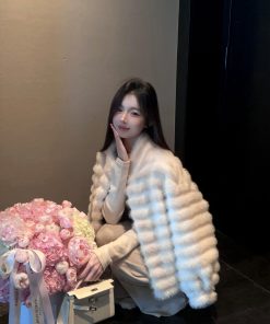 Eco-Friendly Winter Mink Fur Short Coat for Women, Suede Lining, Luxurious Warmth, Chic Style, Perfect for Cold Weather