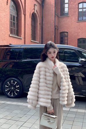 Eco-Friendly Winter Mink Fur Short Coat for Women, Suede Lining, Luxurious Warmth, Chic Style, Perfect for Cold Weather