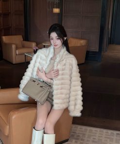 Eco-Friendly Winter Mink Fur Short Coat for Women, Suede Lining, Luxurious Warmth, Chic Style, Perfect for Cold Weather