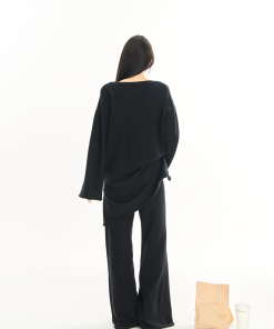 Effortless Street Style Women's Two-Piece Set - Soft V-Neck Knitted Sweater & Casual Pants - Autumn Winter Fashion