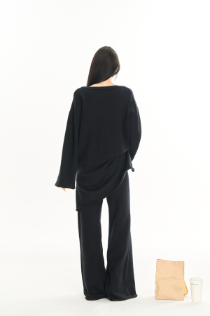 Effortless Street Style Women's Two-Piece Set - Soft V-Neck Knitted Sweater & Casual Pants - Autumn Winter Fashion