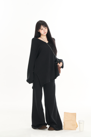 Effortless Street Style Women's Two-Piece Set - Soft V-Neck Knitted Sweater & Casual Pants - Autumn Winter Fashion