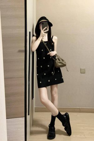 Elegant Black Floral Spaghetti Strap Dress for Women - French Style, Short Skirt, Perfect for Petite Summer Fashion
