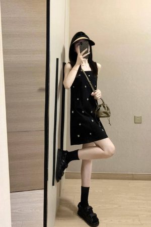 Elegant Black Floral Spaghetti Strap Dress for Women - French Style, Short Skirt, Perfect for Petite Summer Fashion