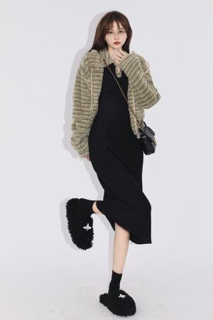 Elegant Black Knitted Dress for Women, Waist-Cinching Base Layer, Long Skirt, Autumn 2025 Niche Style