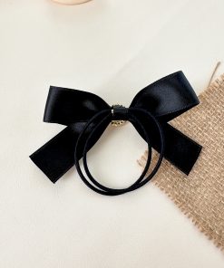 Elegant Black Satin Ribbon Bow Hair Tie with Pearl Accent - Vintage French-Inspired Headwear for High-End Fashion and Timeless Style
