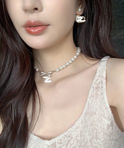 Elegant Butterfly Dream Non-Metal Imitation Pearl Necklace with White Beads - Niche Fashion Jewelry for Chic Styles