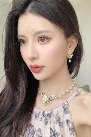 Elegant Butterfly Dream Non-Metal Imitation Pearl Necklace with White Beads - Niche Fashion Jewelry for Chic Styles