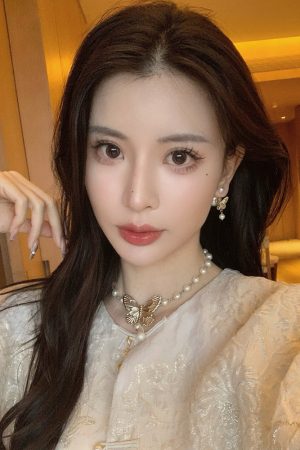 Elegant Butterfly Dream Non-Metal Imitation Pearl Necklace with White Beads - Niche Fashion Jewelry for Chic Styles