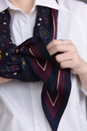 Elegant Camellia Silk Wool Jacquard Long Scarf for Women, Fashionable Commuting Accessory, Perfect for French Style and Everyday Wear