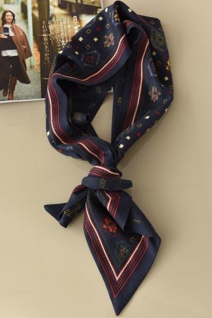 Elegant Camellia Silk Wool Jacquard Long Scarf for Women, Fashionable Commuting Accessory, Perfect for French Style and Everyday Wear