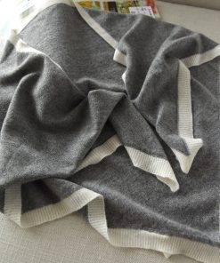 Elegant Cashmere Shawl - Triangular Scarf for Versatile Styling, Perfect for Air Conditioning, Warm and Cozy Accessory