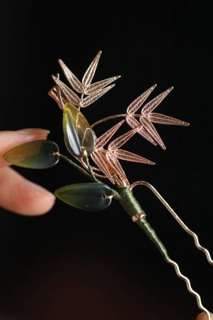 Elegant Chinese-Style Bamboo Leaf Hairpin with Tassels - Ancient Design for Upscale Updos and Chic Hairstyles