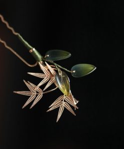 Elegant Chinese-Style Bamboo Leaf Hairpin with Tassels - Ancient Design for Upscale Updos and Chic Hairstyles